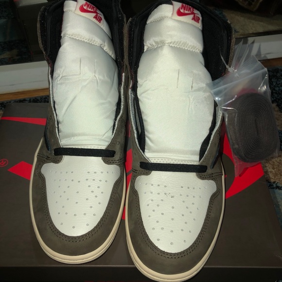 Jordan 1 Travis Scott main image 6